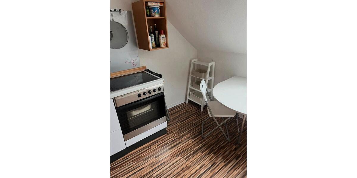 Dachgeschoßwohnung Essen Stadtkern - 2 Zimmer, 40 m&sup2;, 365&euro; | Angebot:27537479
