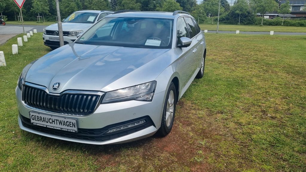 Skoda Superb 84.000 km 22.950 &euro; Duisburg 47167
