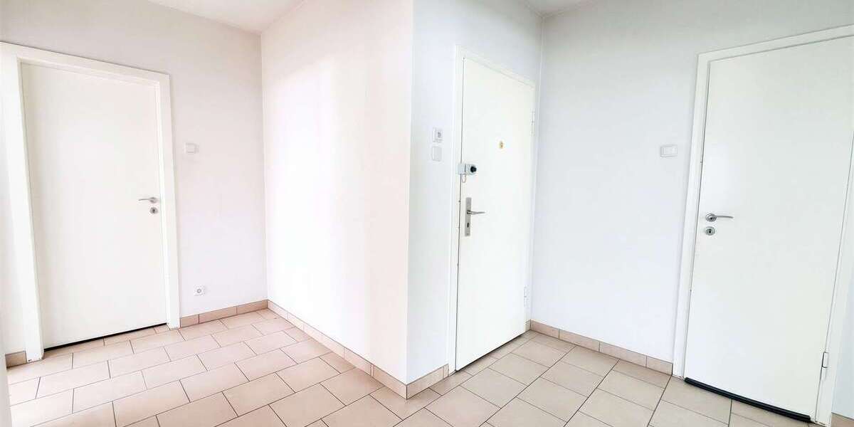 Helle 3,5-Zimmer-Wohnung mit Garage, Kellerraum und Dachboden-Stauraum - Erdgeschoßwohnung Essen Stadtbezirk III | Angebot:27200883