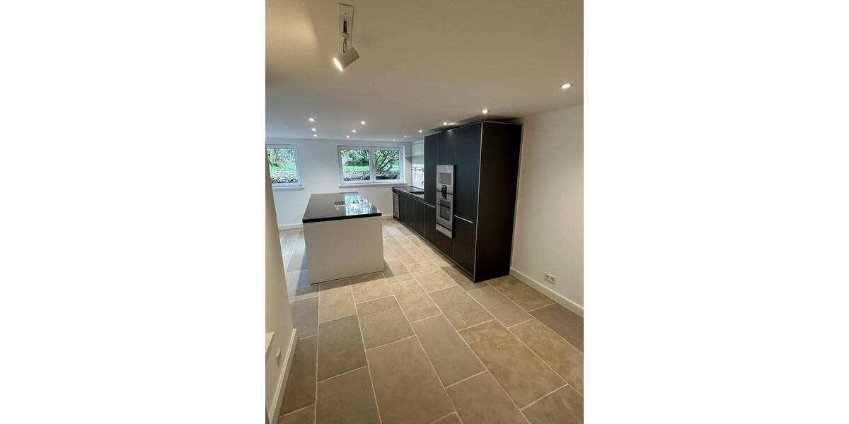 Erdgeschoßwohnung Solingen Ohligs - 4 Zimmer, 168 m&sup2;, 2.550&euro; | Angebot:25918620