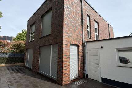 Haus Meerbusch - 5 Zimmer, 200 m&sup2;, 3.200&euro; | Angebot:26552671