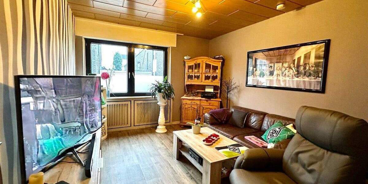 Mehrfamilienhaus, Wohnhaus Neuss Rosellen - 7 Zimmer, 155 m&sup2;, 495.000&euro; | Angebot:25687656