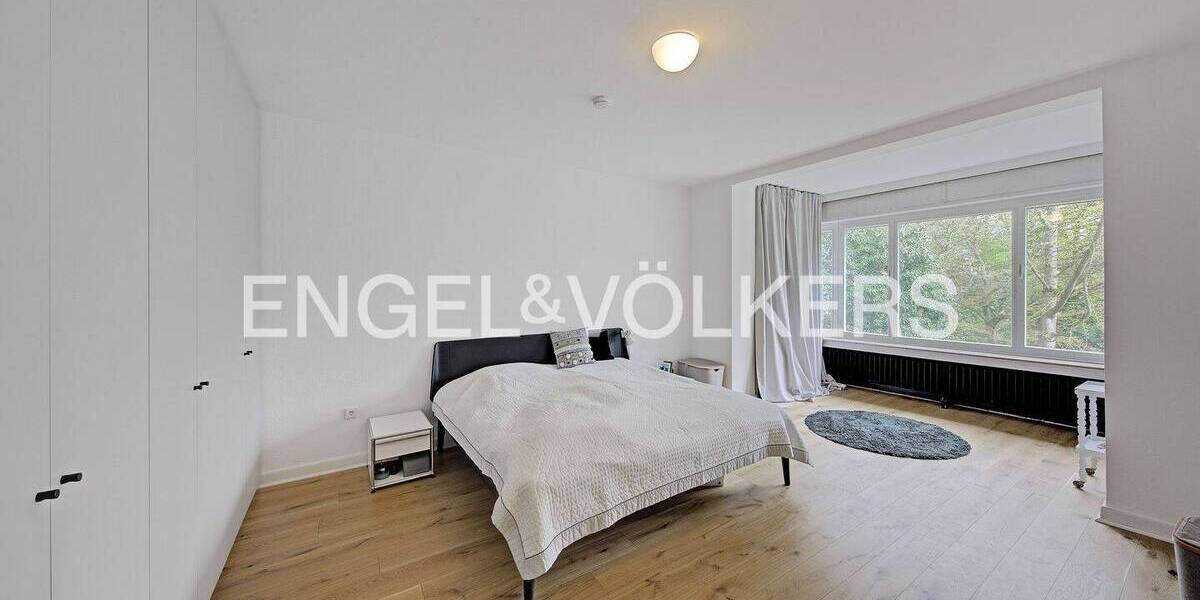 Mehrfamilienhaus, Wohnhaus Krefeld Cracau - 8 Zimmer, 256 m&sup2;, 3.200&euro; | Angebot:26364144
