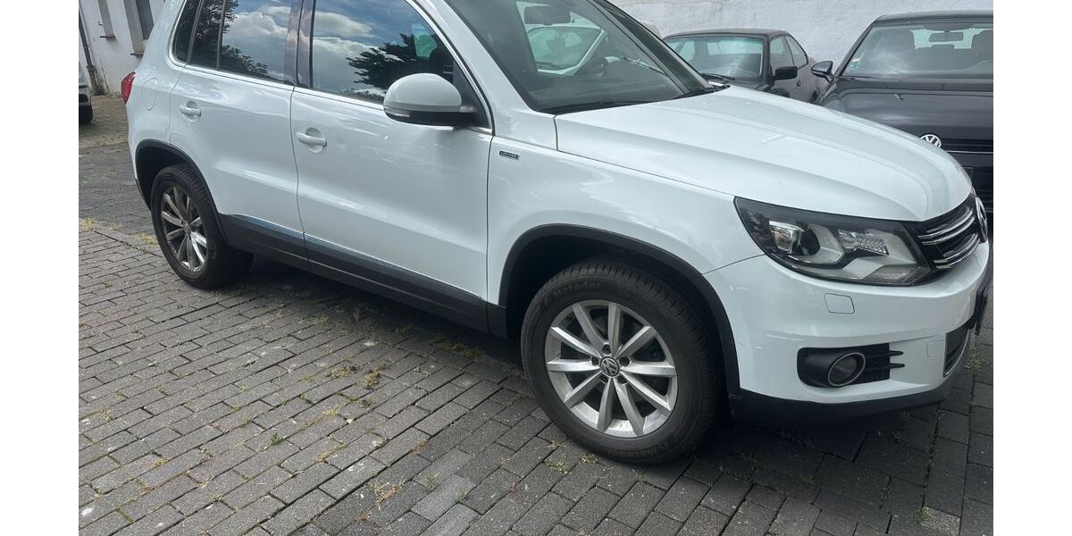 VW Tiguan 194.100 km 9.999 &euro; Düsseldorf 40231