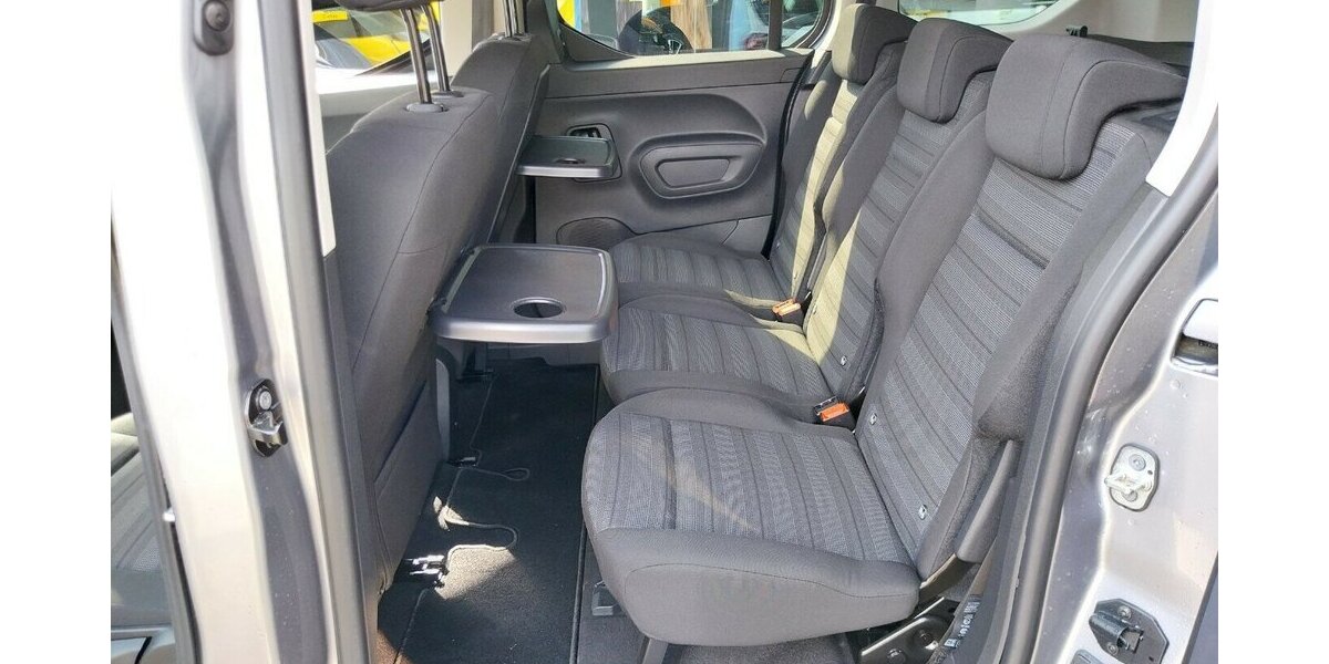 Opel Combo Life - e Ultimate 4.500 km 28.290 &euro; HAAN 42781