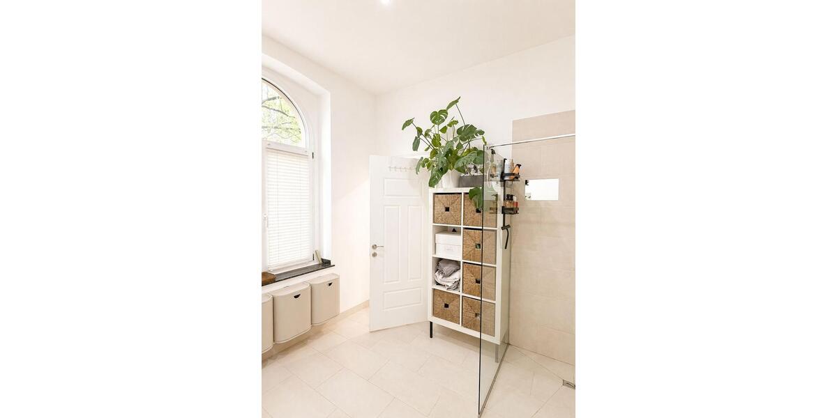 Etagenwohnung Düsseldorf Oberbilk - 3 Zimmer, 108 m&sup2;, 2.200&euro; | Angebot:26327038
