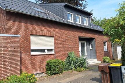 Haus Krefeld Fischeln - 6 Zimmer, 220 m&sup2;, 750.000&euro; | Angebot:27539281