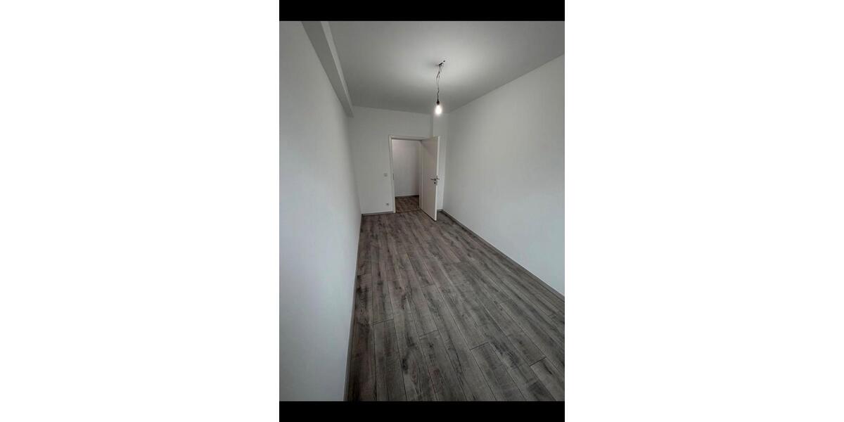 Erdgeschoßwohnung Solingen - 4 Zimmer, 88 m&sup2;, 1.364&euro; | Angebot:25654712