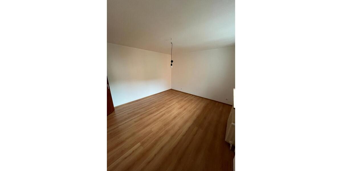 Etagenwohnung Wuppertal - 2 Zimmer, 67 m&sup2;, 550&euro; | Angebot:26001850