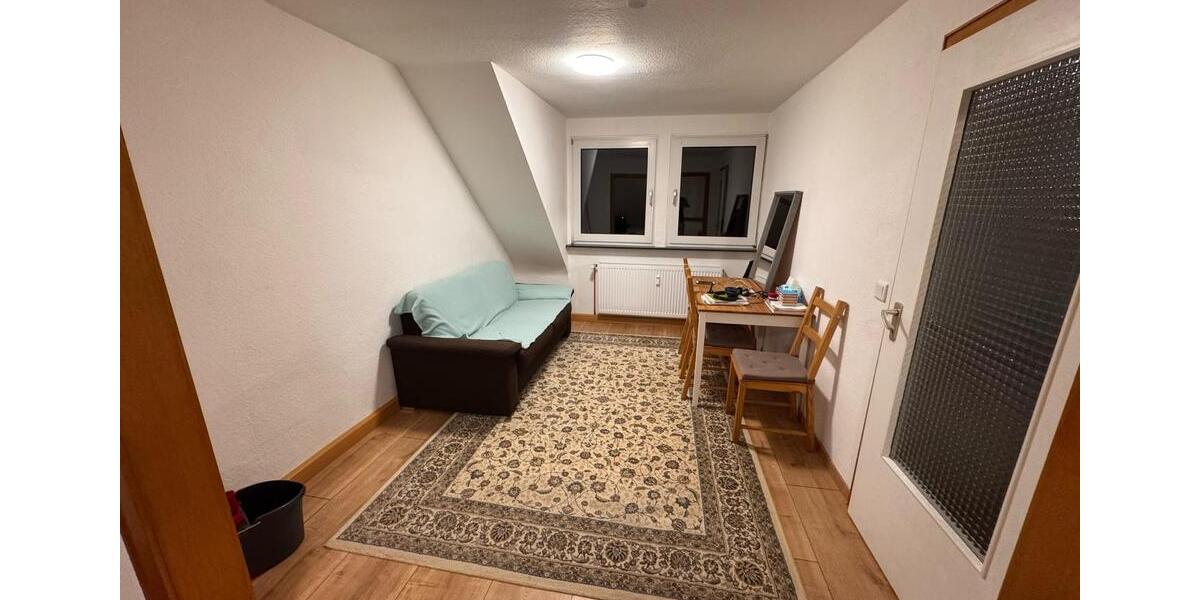 Dachgeschoßwohnung Gelsenkirchen Ückendorf - 2.5 Zimmer, 50 m&sup2;, 450&euro; | Angebot:27550467