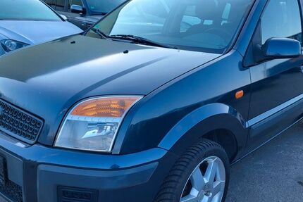 Ford Fusion 207.000 km 2.699 &euro; Moers 47441