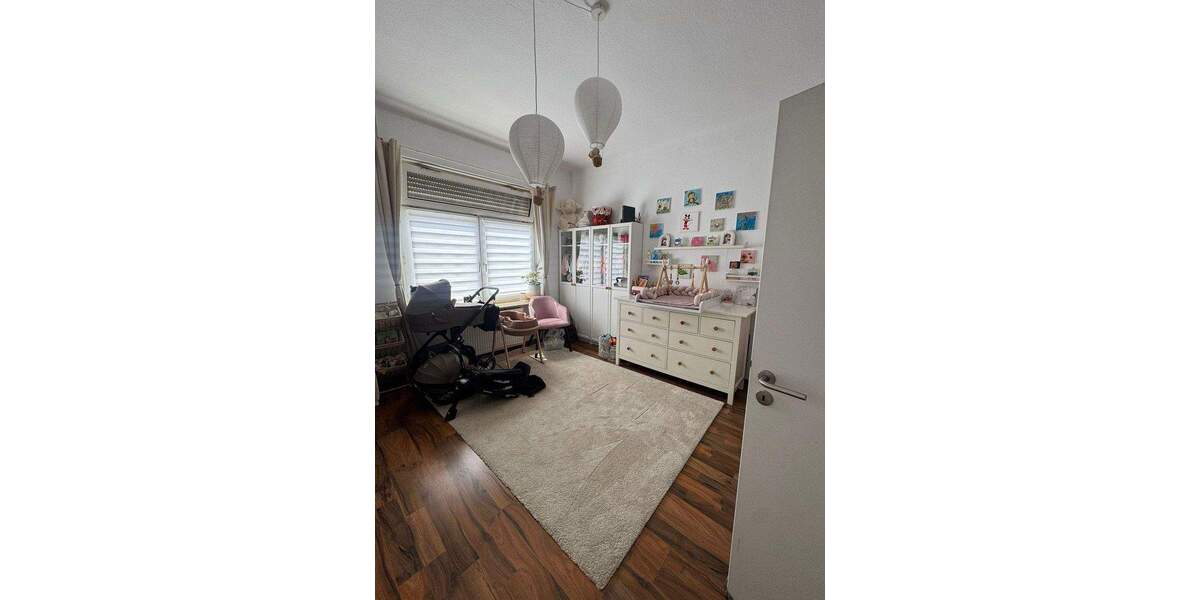 Etagenwohnung Hilden Kalstert - 3 Zimmer, 92 m&sup2;, 1.180&euro; | Angebot:25782120