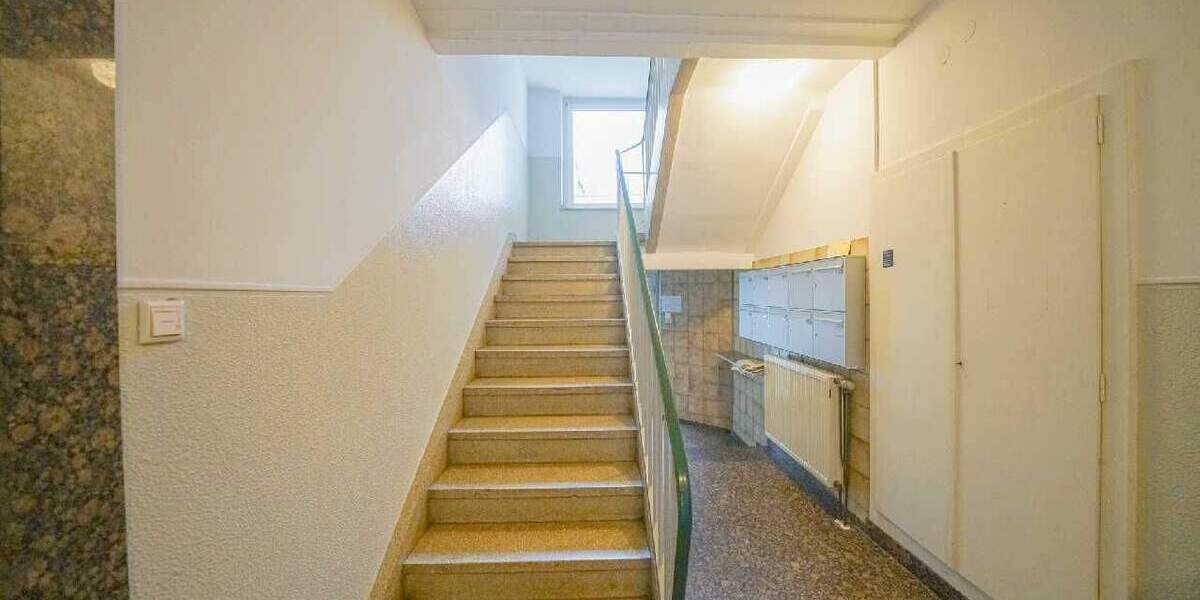 Etagenwohnung Düsseldorf Rath - 2 Zimmer, 48 m&sup2;, 570&euro; | Angebot:26015396
