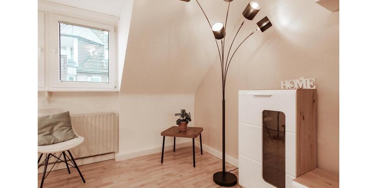 Dachgeschoßwohnung Neuss Augustinusviertel - 2.5 Zimmer, 67 m&sup2;, 1.100&euro; | Angebot:25968665