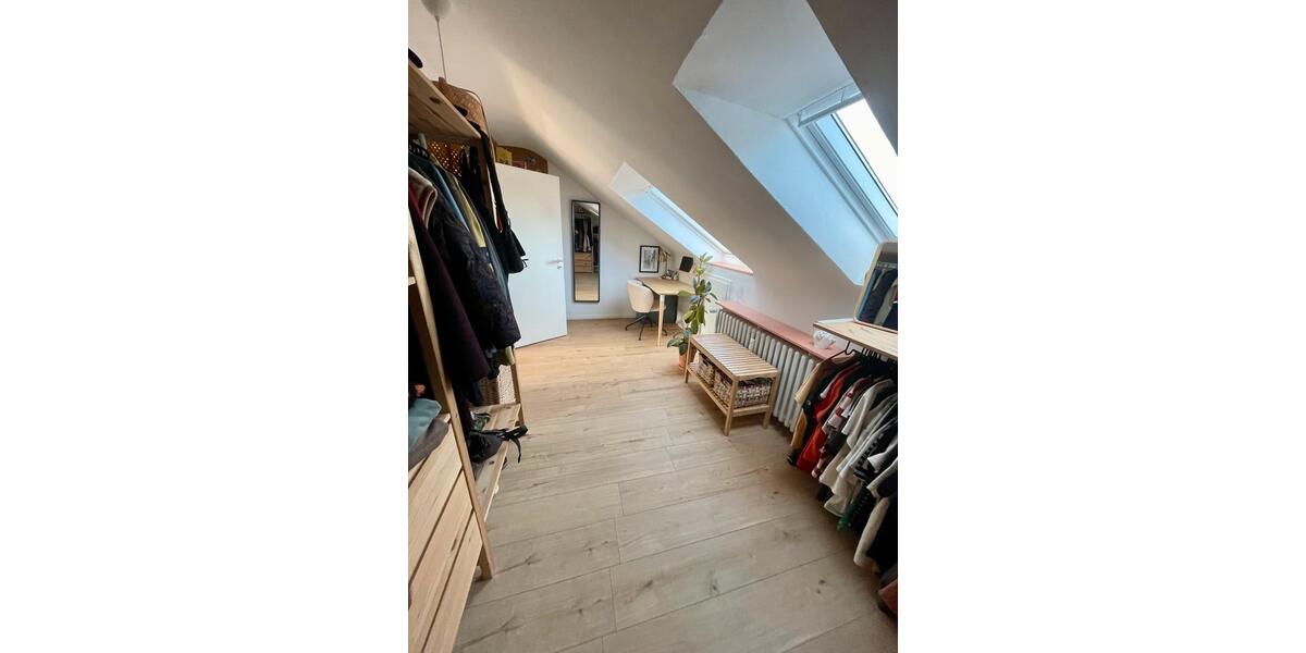 Dachgeschoßwohnung Krefeld Gellep-Stratum - 2.5 Zimmer, 60 m&sup2;, 168.000&euro; | Angebot:27197687
