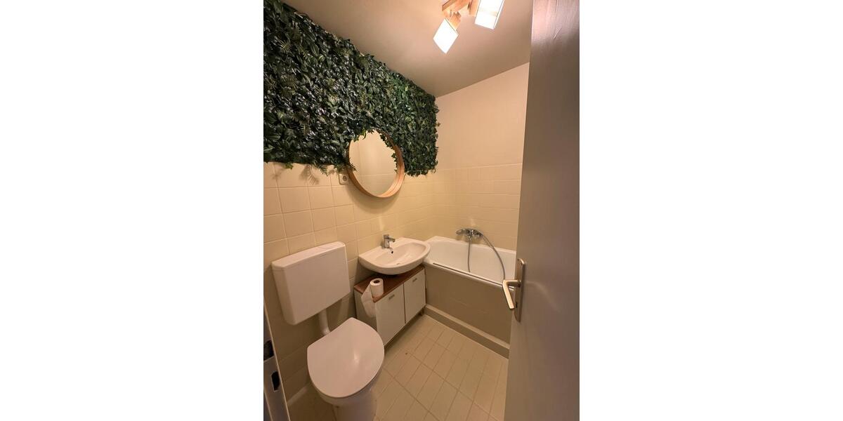 Dachgeschoßwohnung Essen Stadtbezirk III - 3 Zimmer, 60 m&sup2;, 650&euro; | Angebot:27539477