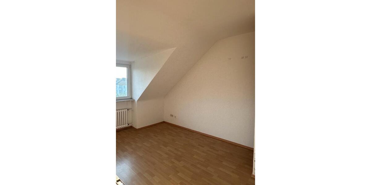 Dachgeschoßwohnung Duisburg Duisburg-Mitte - 3 Zimmer, 63 m&sup2;, 500&euro; | Angebot:27544571