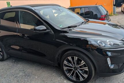 Ford Kuga 43.500 km 22.500 &euro; Duisburg 47228