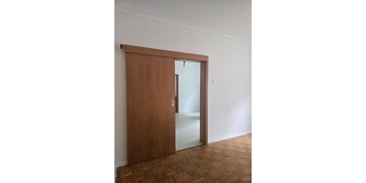 Erdgeschoßwohnung Essen Stadtbezirk VI - 2 Zimmer, 64 m&sup2;, 500&euro; | Angebot:25936407