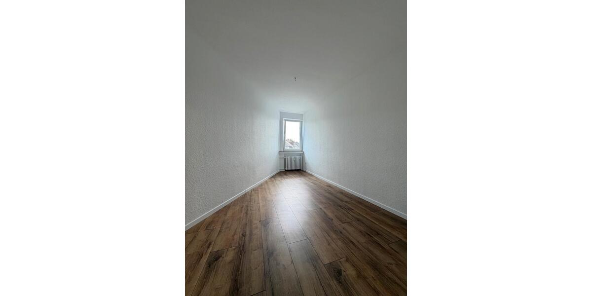 Etagenwohnung Duisburg Mittelmeiderich - 3 Zimmer, 85 m&sup2;, 1.100&euro; | Angebot:27555220