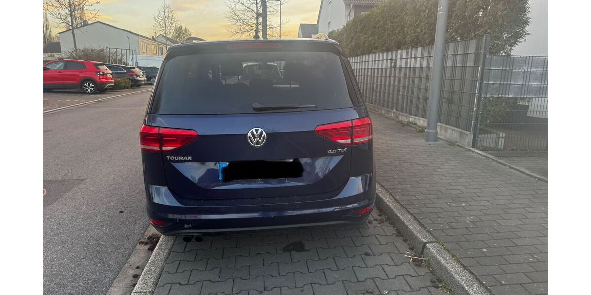 VW Touran 260.000 km 8.900 &euro; Essen 45326