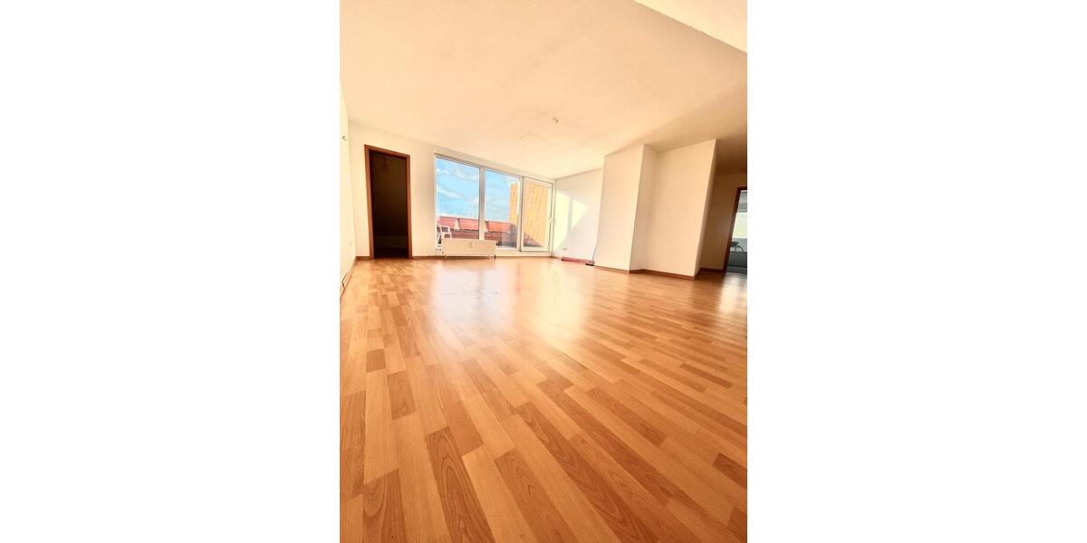 Dachgeschoßwohnung Essen Stadtbezirk III - 2 Zimmer, 73 m&sup2;, 118.000&euro; | Angebot:26061703