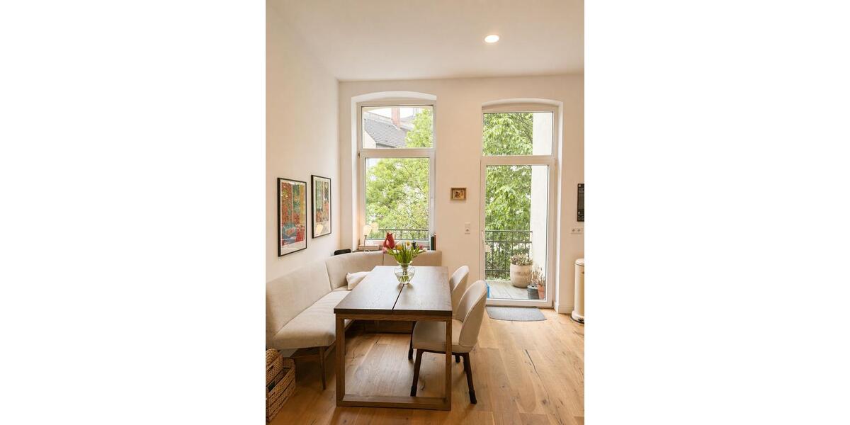Etagenwohnung Düsseldorf Oberbilk - 3 Zimmer, 108 m&sup2;, 2.200&euro; | Angebot:26327038