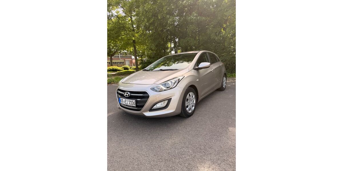 Hyundai i30 90.374 km 7.799 &euro; Krefeld 47805