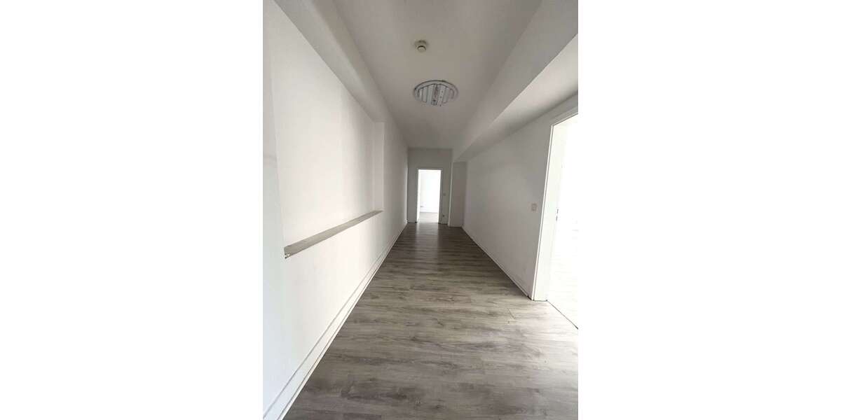 Etagenwohnung Duisburg Altstadt - 3 Zimmer, 111 m&sup2;, 610&euro; | Angebot:27219281
