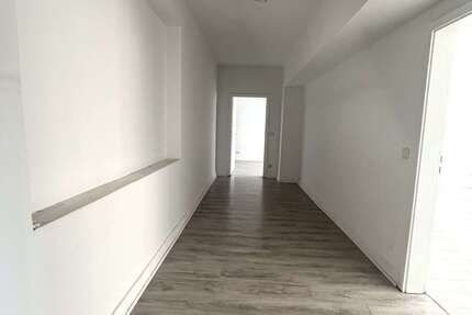 Wohnung Duisburg Altstadt - 3 Zimmer, 111 m&sup2;, 610&euro; | Angebot:27219281
