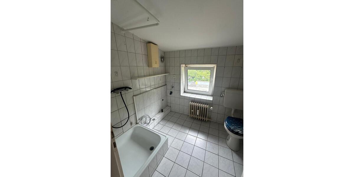 Dachgeschoßwohnung Duisburg Essenberg - 3 Zimmer, 82 m&sup2;, 500&euro; | Angebot:26428316