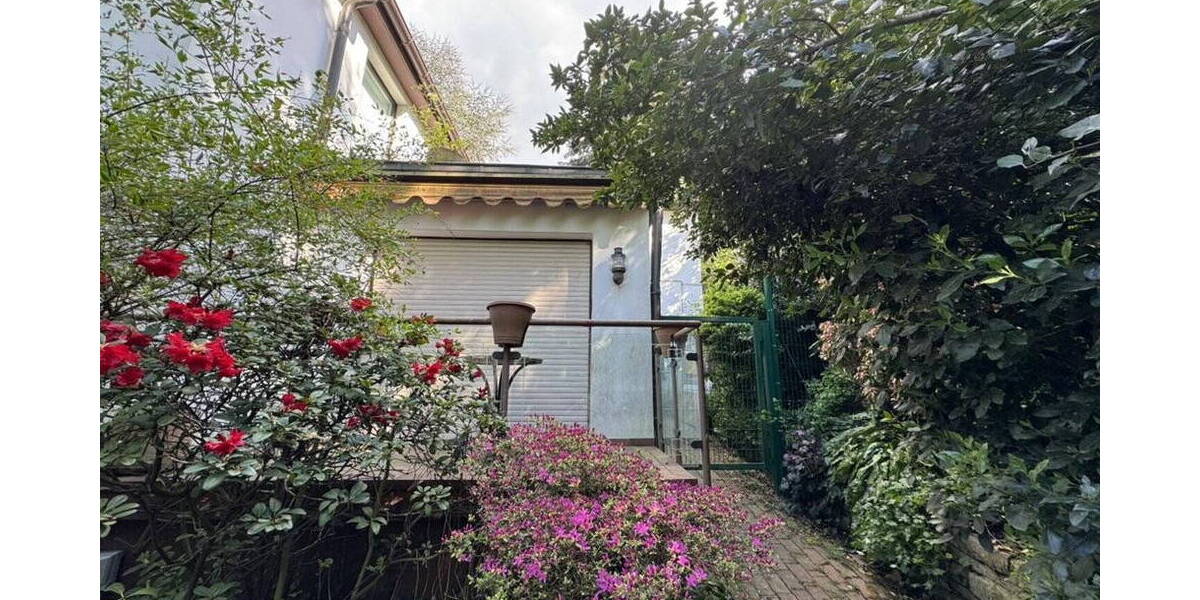 Einfamilienhaus Essen Bergerhausen - 8 Zimmer, 180 m&sup2;, 440.000&euro; | Angebot:26583846