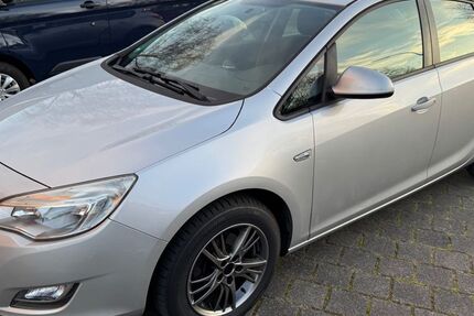 Opel Astra 128.000 km 5.699 &euro; Neuss 41462
