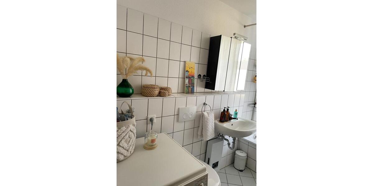 Dachgeschoßwohnung Düsseldorf Stadtbezirk 6 - 2 Zimmer, 65 m&sup2;, 1.350&euro; | Angebot:25995424