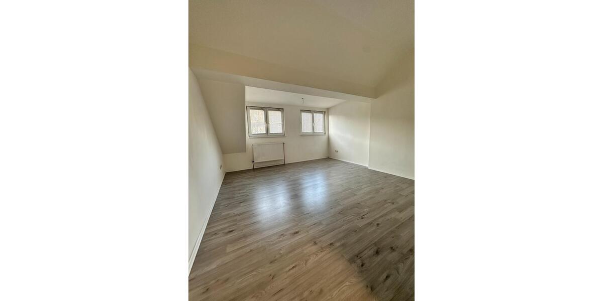 Dachgeschoßwohnung Wuppertal Elberfeld - 4 Zimmer, 73 m&sup2;, 650&euro; | Angebot:25420381