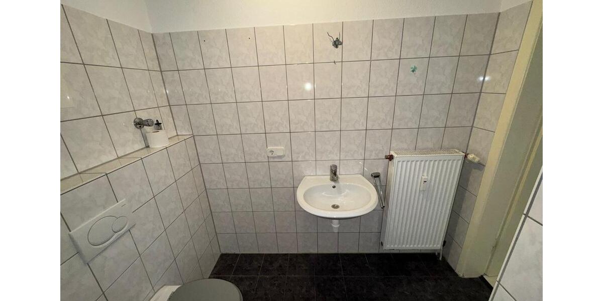 Dachgeschoßwohnung Duisburg Duisburg-Mitte - 4 Zimmer, 86 m&sup2;, 645&euro; | Angebot:25972396