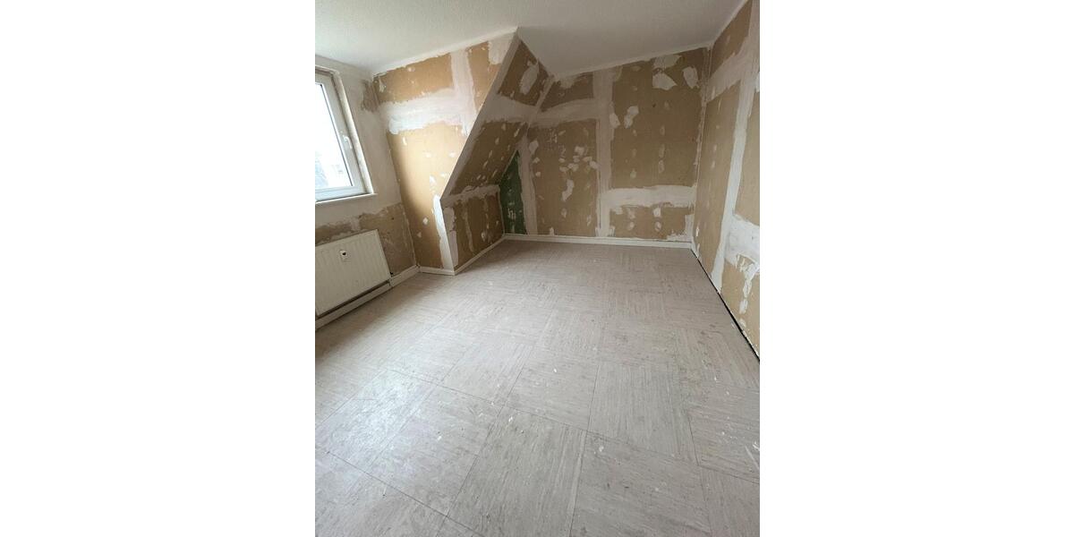 Dachgeschoßwohnung Duisburg Walsum - 3.5 Zimmer, 70 m&sup2;, 410&euro; | Angebot:22693071