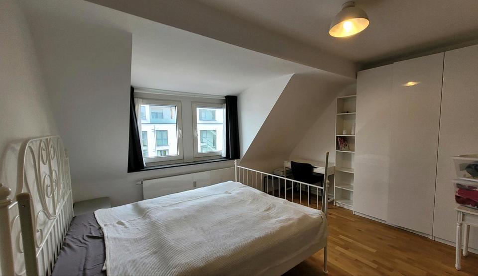 Dachgeschoßwohnung Düsseldorf Stadtbezirk 3 - 3 Zimmer, 69 m&sup2;, 299.000&euro; | Angebot:26086101