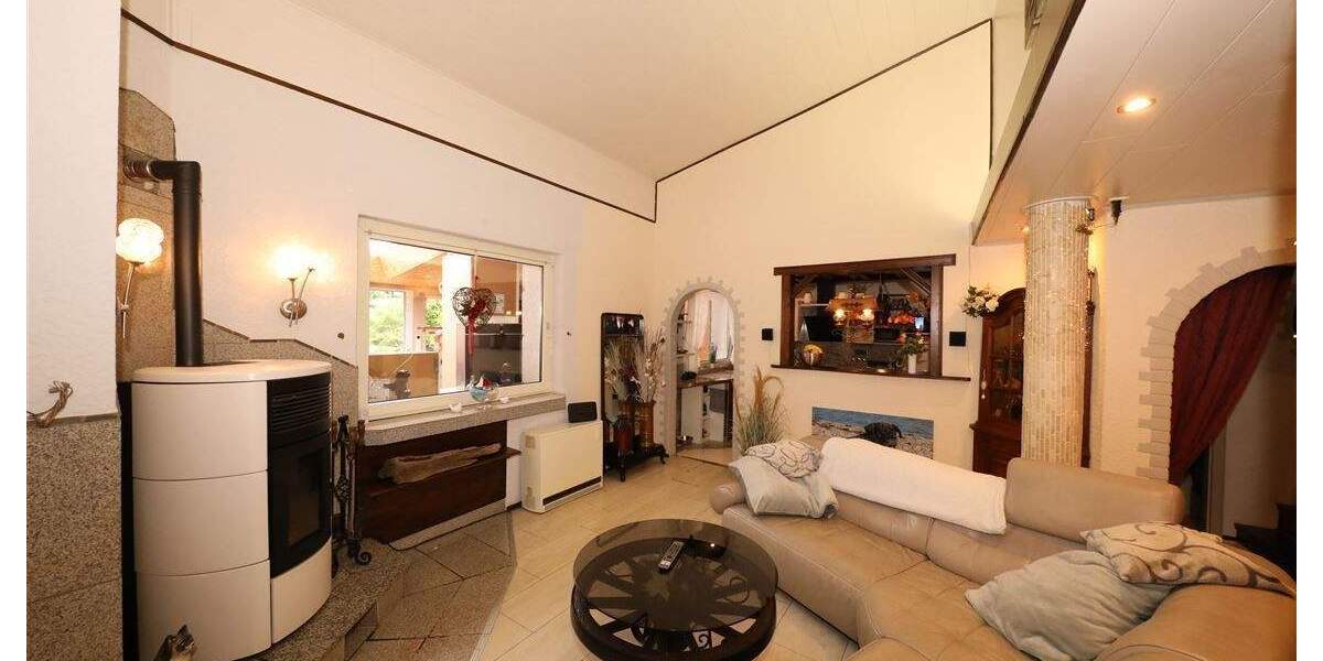 Reihenmittelhaus Düsseldorf Lierenfeld - 3 Zimmer, 130 m&sup2;, 425.000&euro; | Angebot:25695118