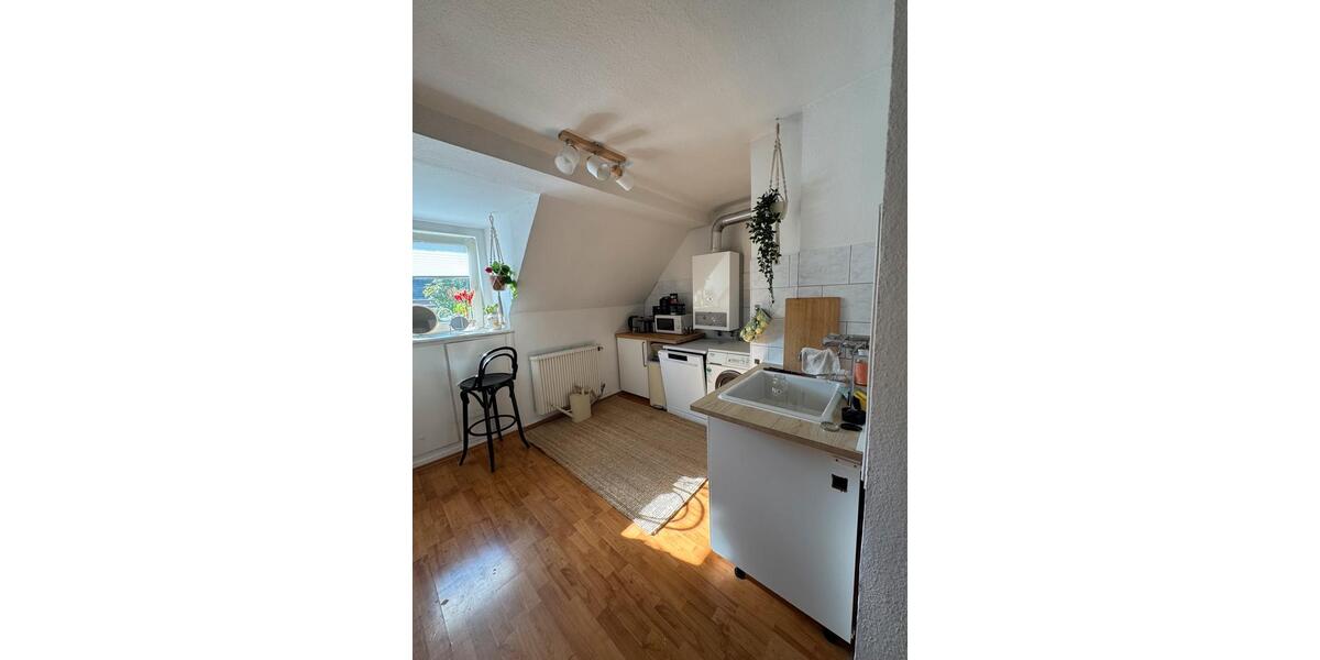 Dachgeschoßwohnung Essen Stadtbezirk III - 3 Zimmer, 60 m&sup2;, 650&euro; | Angebot:27539477