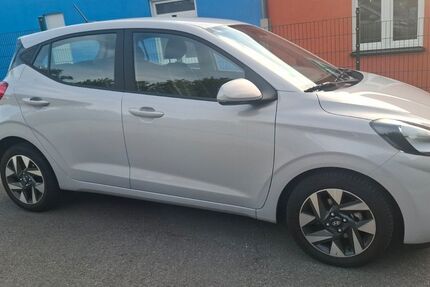 Hyundai i10 5.700 km 14.500 &euro; wuppertal 42277