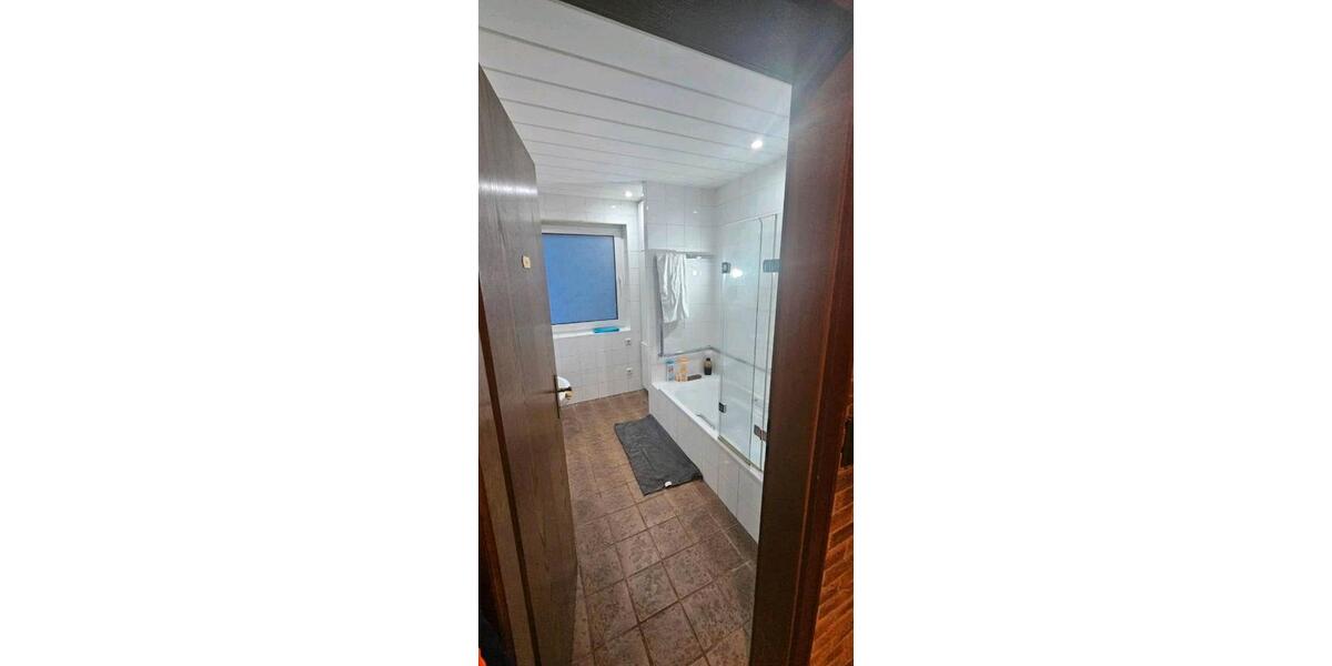 Erdgeschoßwohnung Essen Frillendorf - 3 Zimmer, 75 m&sup2;, 1.100&euro; | Angebot:25872696