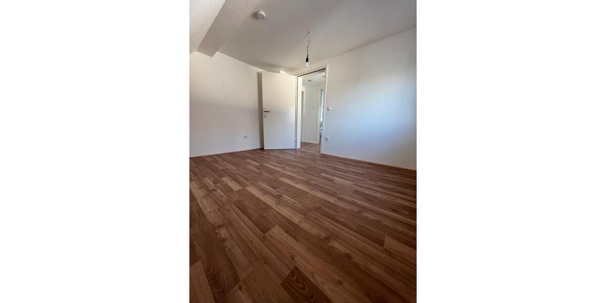 Dachgeschoßwohnung Moers - 2 Zimmer, 46 m&sup2;, 630&euro; | Angebot:26345296