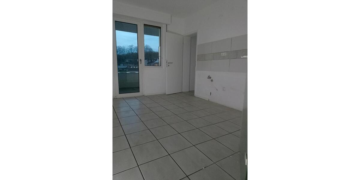 Etagenwohnung Oberhausen Biefang - 4 Zimmer, 98 m&sup2;, 860&euro; | Angebot:25876013