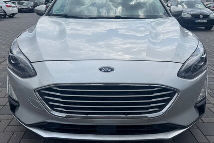 Ford Focus 160.484 km 9.890 &euro; Duisburg 47169