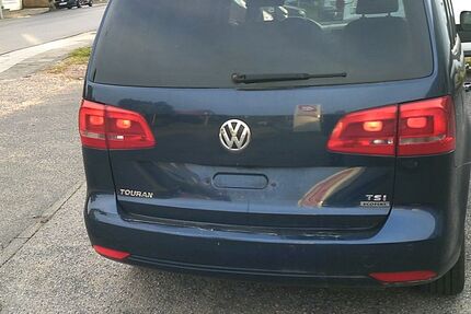 VW Touran 178.500 km 3.700 &euro; Grevenbroich 41516