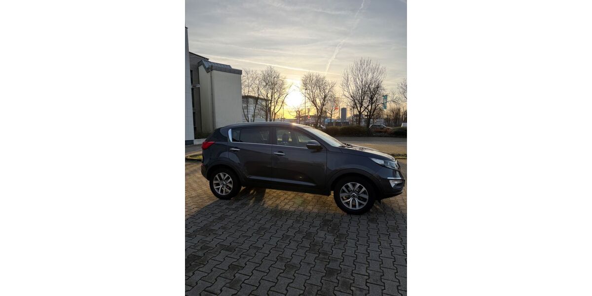 Kia Sportage 111.000 km 11.000 &euro; Krefeld 47800
