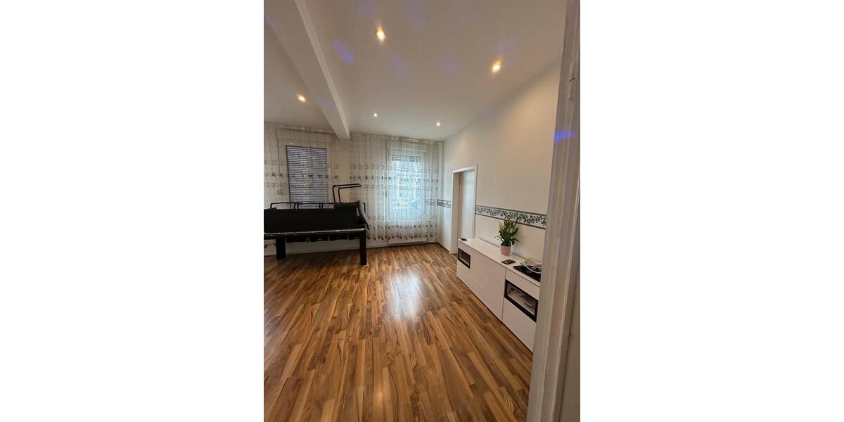 Erdgeschoßwohnung Solingen Höhscheid - 4 Zimmer, 92 m&sup2;, 850&euro; | Angebot:25967626