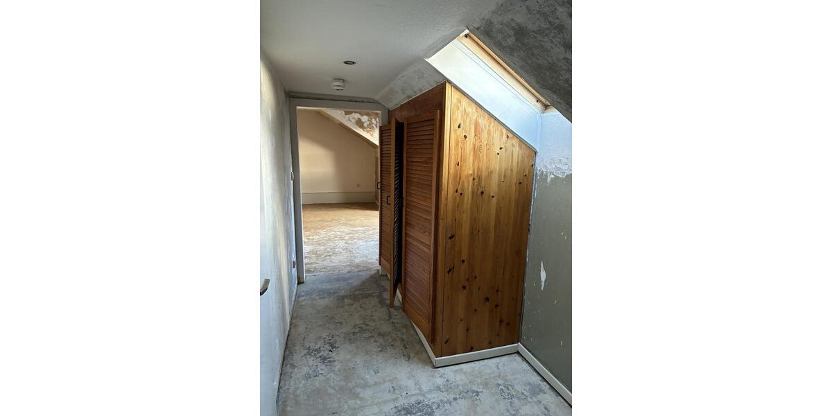 Dachgeschoßwohnung Duisburg Hochheide - 1.5 Zimmer, 29 m&sup2;, 218&euro; | Angebot:25175713