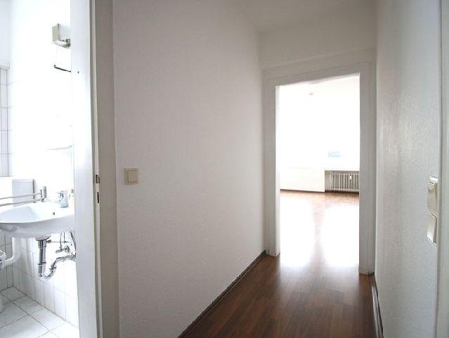 Etagenwohnung Krefeld - 2 Zimmer, 65 m&sup2;, 600&euro; | Angebot:25255768